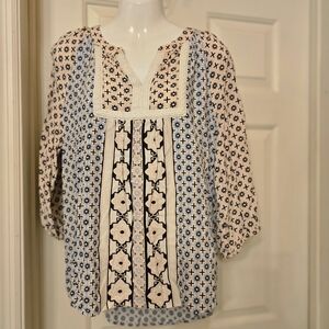 Crown & Ivy Blue and Cream Patterned Blouse Size Petite Xl.